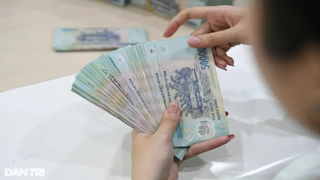 Thêm ngân hàng giảm lãi suất tiết kiệm, nơi trả cao nhất là 7,3%/năm