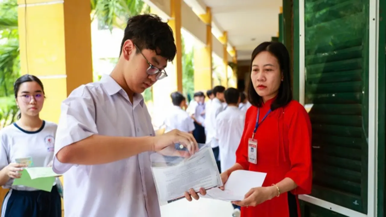 Thi lớp 10 TP.HCM: Đề tiếng Anh khó đạt điểm tuyệt đối