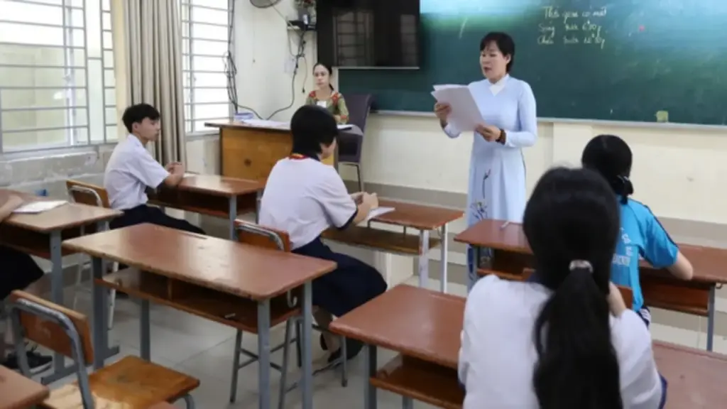 Thi lớp 10 TP.HCM: Vẫn có thí sinh sử dụng tài liệu