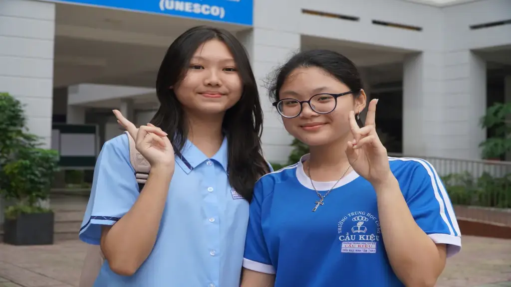 Thí sinh thi lớp 10 TPHCM: "Đề tiếng Anh dễ, em làm chỉ 30 phút"
