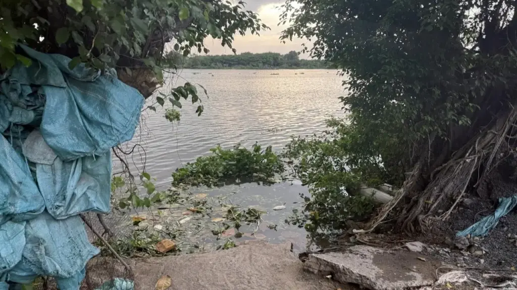 Thi thể người đàn ông trôi trên sông Sài Gòn