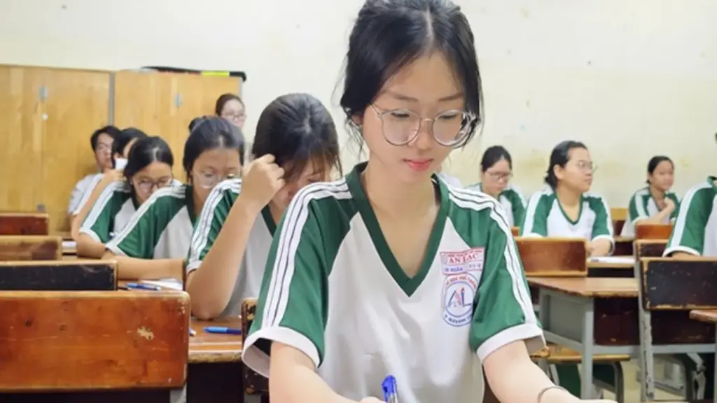 Thi tốt nghiệp THPT 2026: Quy mô nhiều tỉnh tăng mạnh, tìm phương án vận chuyển đề