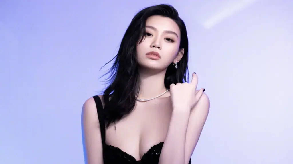 Thời trang tối giản của Hề Mộng Dao