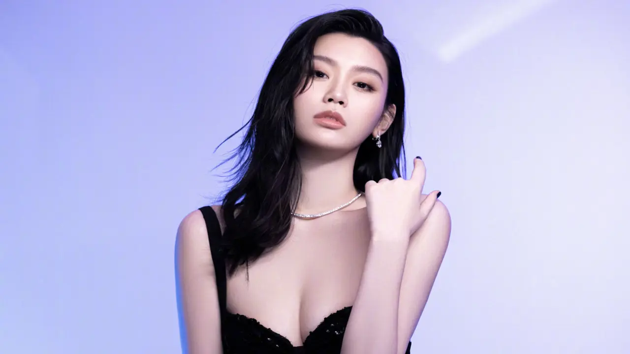 Thời trang tối giản của Hề Mộng Dao