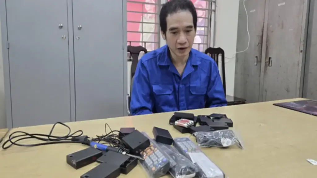 Thủ đoạn của tài xế chế thiết bị hack hệ thống giám sát của Xanh SM