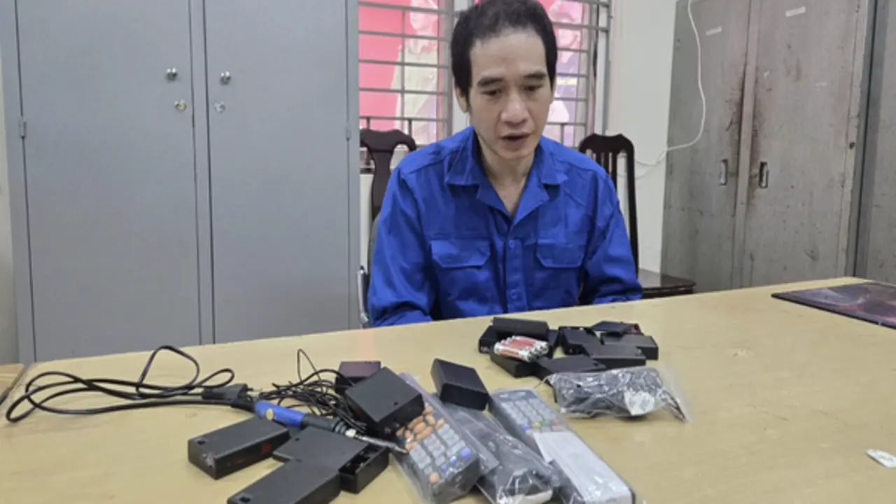 Thủ đoạn của tài xế chế thiết bị hack hệ thống giám sát của Xanh SM