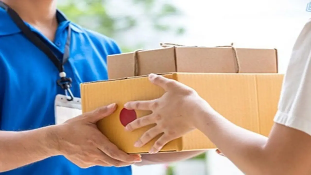 Thủ đoạn lừa đảo nhờ học sinh, sinh viên "chuyển đồ"
