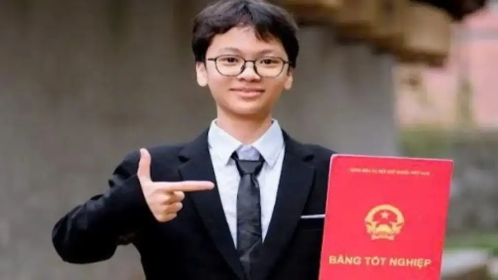 Thủ khoa chuyên lý: "Em đã nghĩ đến thủ khoa hoặc á khoa khi rời phòng thi"