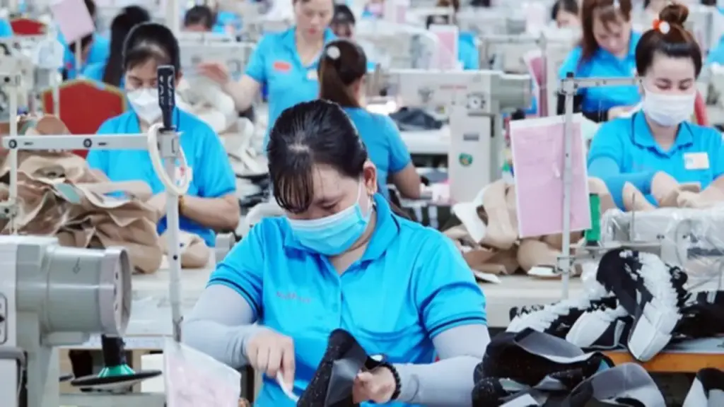 Thu nhập không theo kịp chi phí sinh hoạt, đề xuất tăng lương tối thiểu đến 9,8%