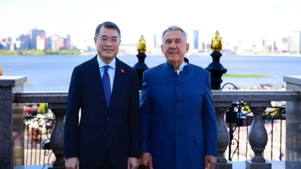 Thủ tướng Lê Minh Hưng gặp người đứng đầu Cộng hòa Tatarstan