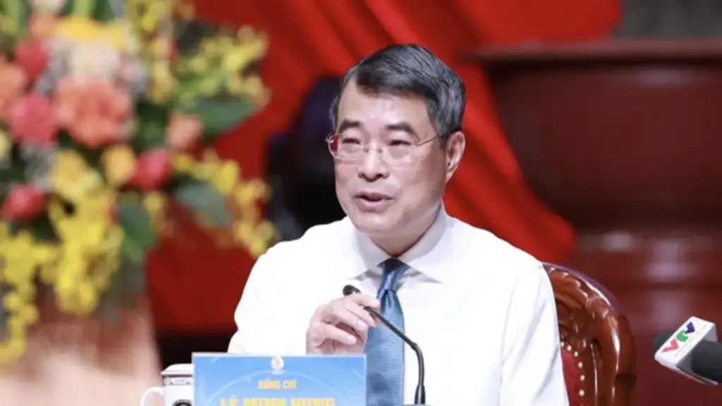 Thủ tướng: Sẽ đổi mới hệ thống phân phối thuốc, hệ thống phân phối xăng dầu