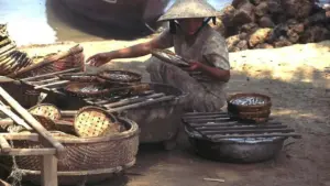 Tìm thấy người thân từ ảnh Hội An 30 năm trước của khách Tây