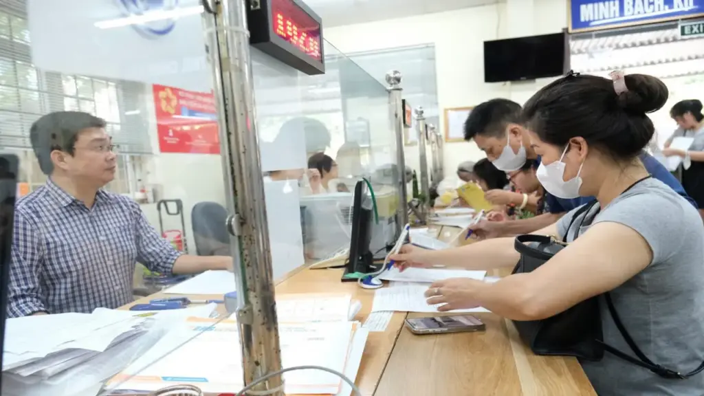 Tin tức sáng 23-6: Đề xuất thay thế cán bộ có mức độ hài lòng thấp tại bộ phận một cửa