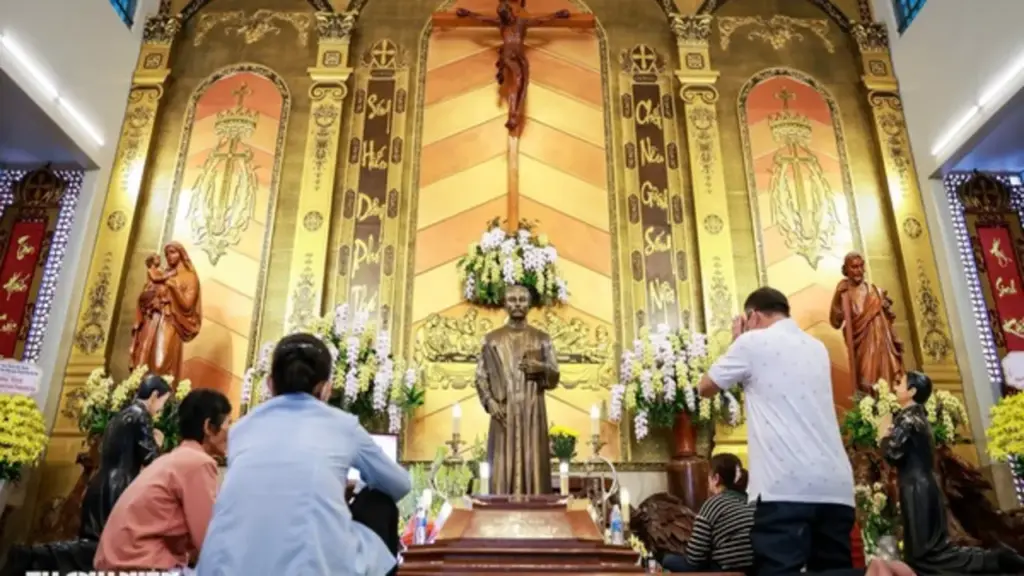 'Tôi chờ ngày này lâu lắm rồi': Người từ khắp nơi về Tắc Sậy trước lễ tuyên phong Chân phước