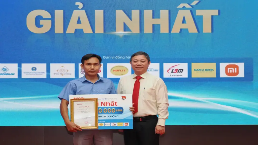 Tôn vinh những câu chuyện đẹp tại cuộc thi “Tỏa sáng giá trị Việt”