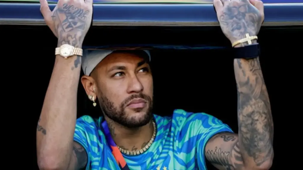Tổng thống Brazil lại gây sốt, ‘mát mẻ’ Neymar đi World Cup ‘để làm việc từ xa’?