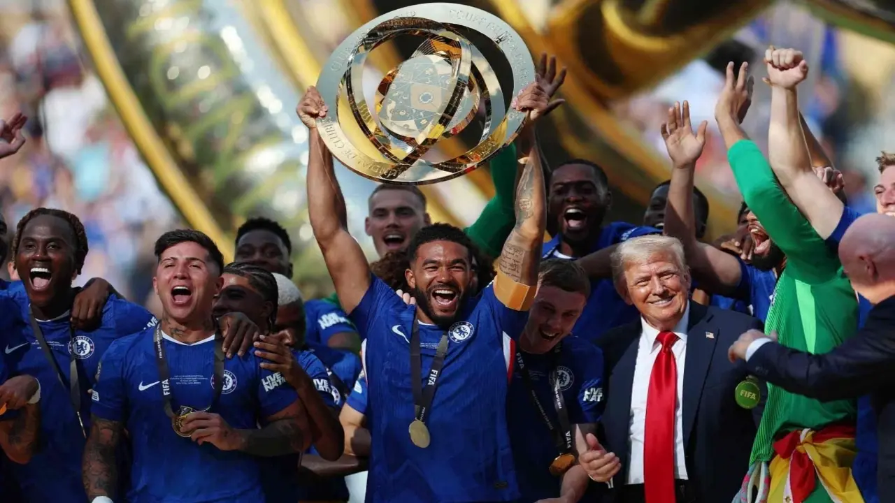 Tổng thống Trump có thể lại chiếm sân khấu trao World Cup 2026