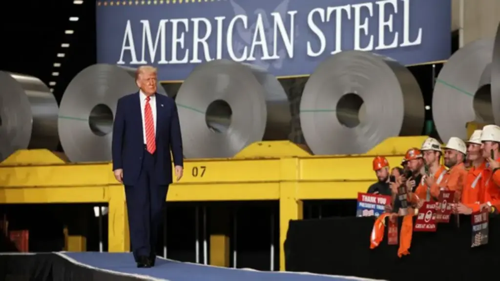 Tổng thống Trump ký sắc lệnh sửa đổi thuế quan một số hàng nhập khẩu