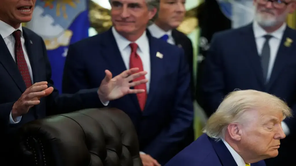 Tổng thống Trump ở tuổi 80: Lịch trình dày đặc, nhiều chính sự nan giải
