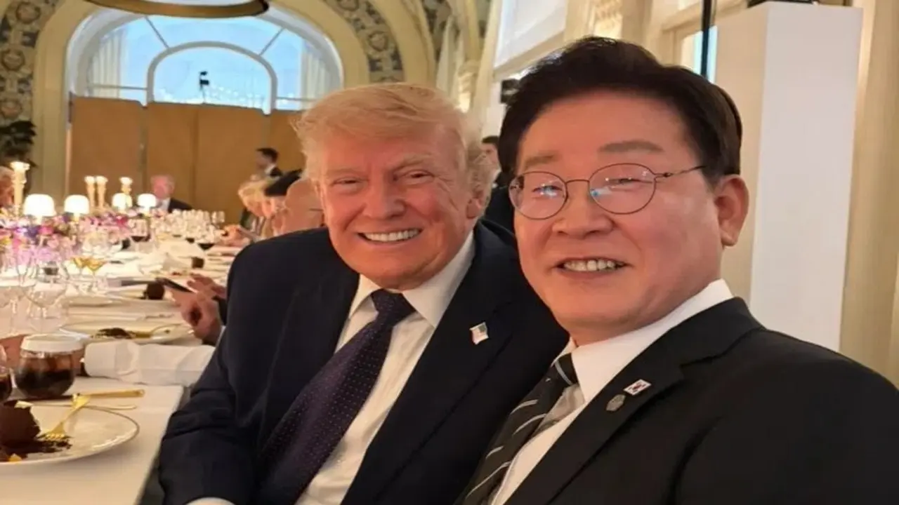 Tổng thống Trump tặng bút, mời lãnh đạo Hàn Quốc chơi golf