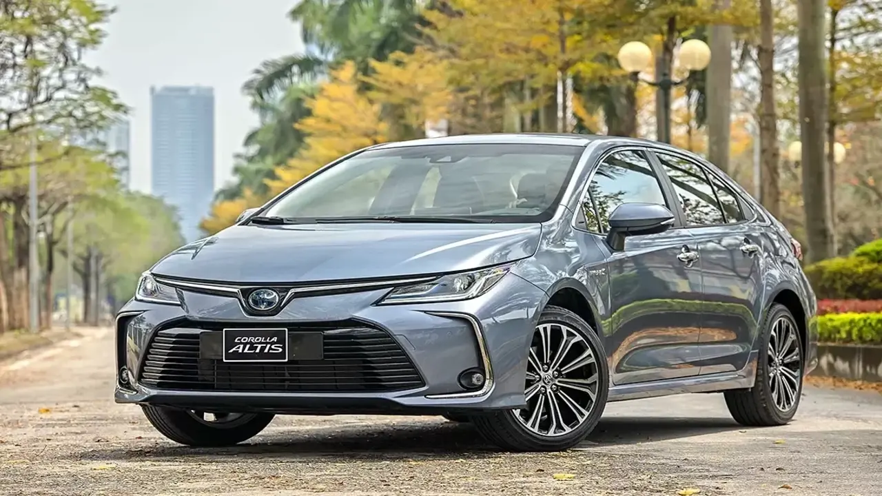 Toyota Corolla Altis - huyền thoại đã lạc thời
