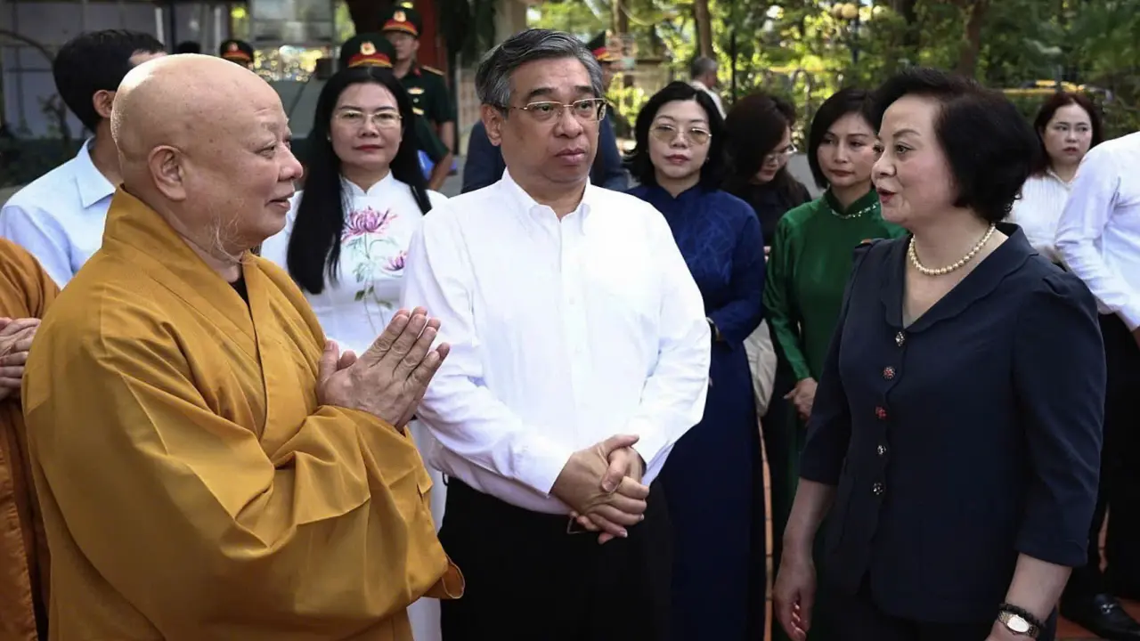 TP HCM cầu siêu liệt sĩ, đồng bào tại công viên Lê Thị Riêng