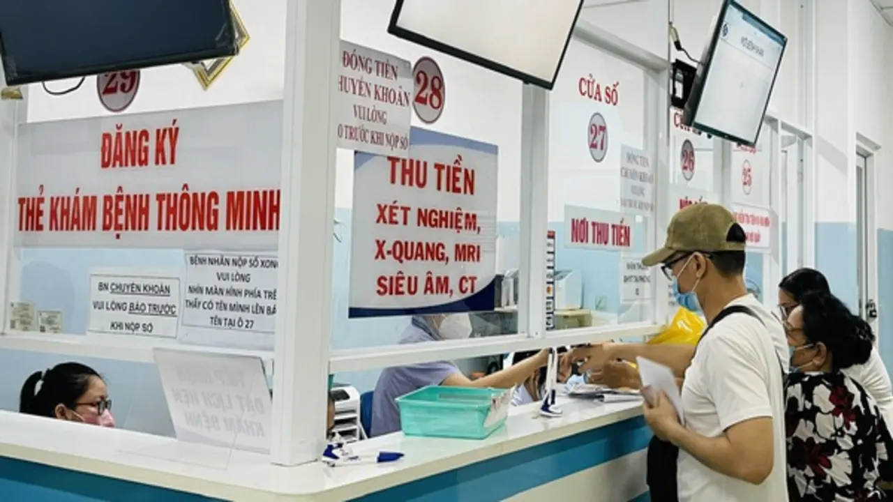 TP.HCM: 7.649 người dân phường An toàn khu chưa được cấp thẻ bảo hiểm y tế