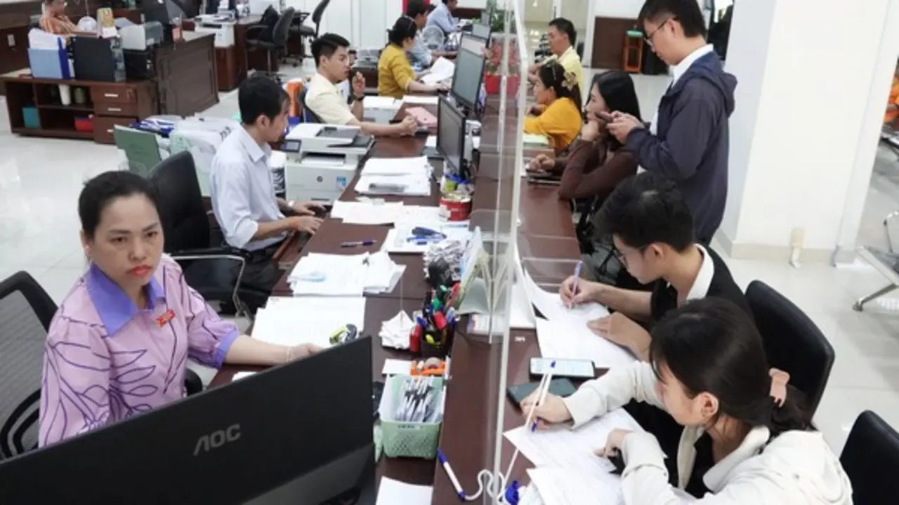 TP.HCM đề xuất mô hình công sở thông minh, chuyển từ 'chấm công' sang 'chấm kết quả'