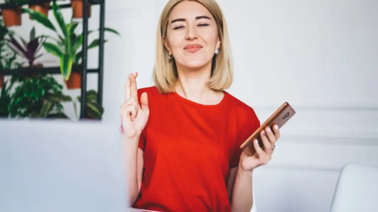 Trào lưu "cô gái may mắn" gây sốt: Chiếc bẫy tâm lý hay công thức dẫn tới thành công?