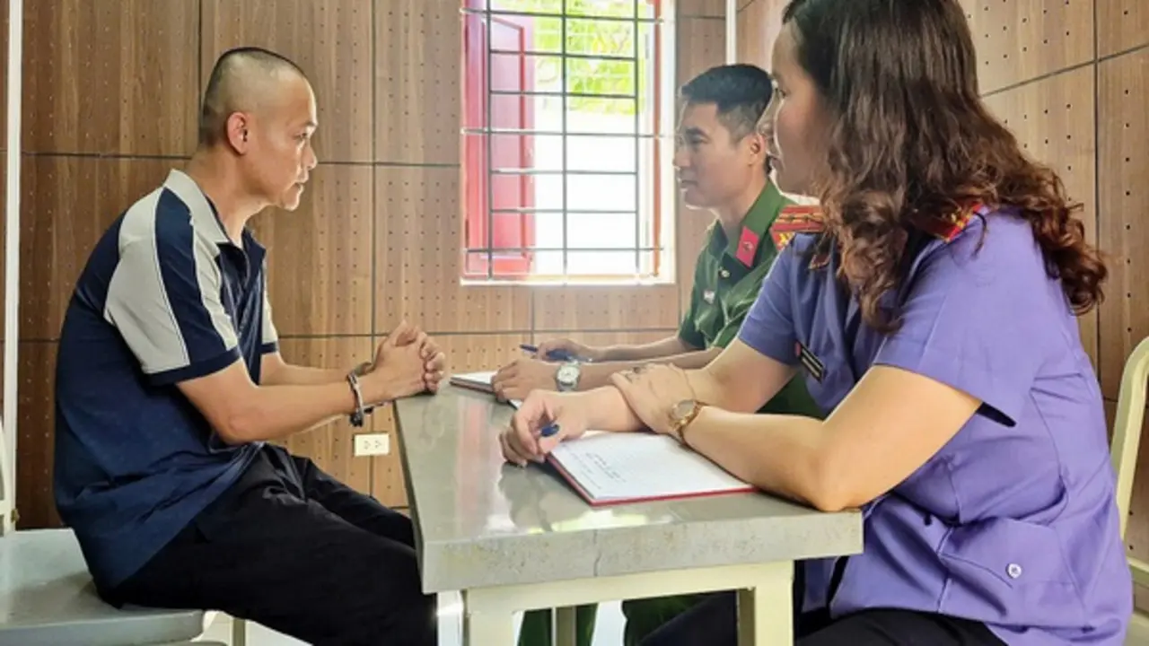 Triệt phá băng nhóm dùng 'bẫy tình' lừa đảo qua mạng, chiếm đoạt hàng chục tỉ đồng