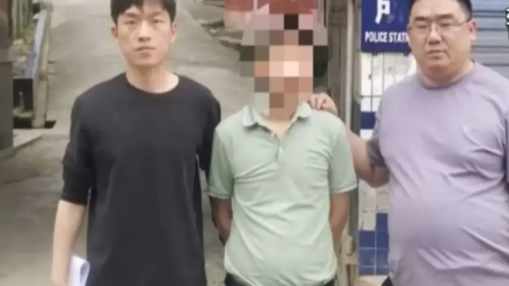 Trung Quốc: Bắt giam nam thanh niên đăng video giả mạo sập cầu khiến dư luận hoang mang