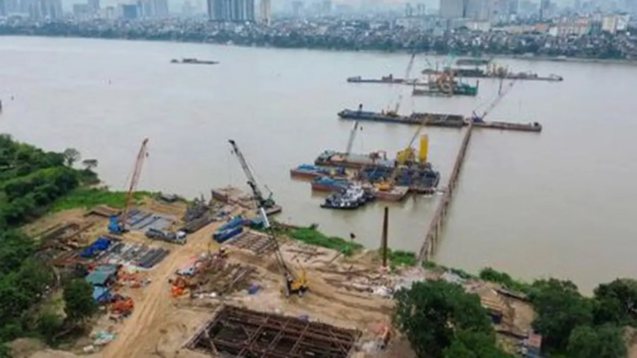 Trước 30/6, Hà Nội yêu cầu hoàn thành GPMB 9 dự án cầu vượt sông Hồng