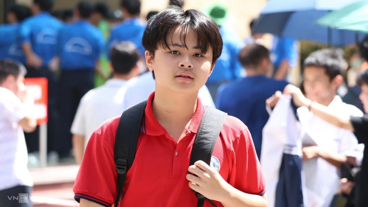 Trường chuyên đầu tiên công bố điểm chuẩn lớp 10
