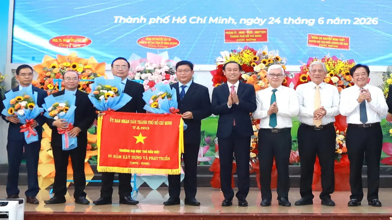 Trường đại học Thủ Dầu Một tăng cường mời doanh nhân tham gia đào tạo sinh viên