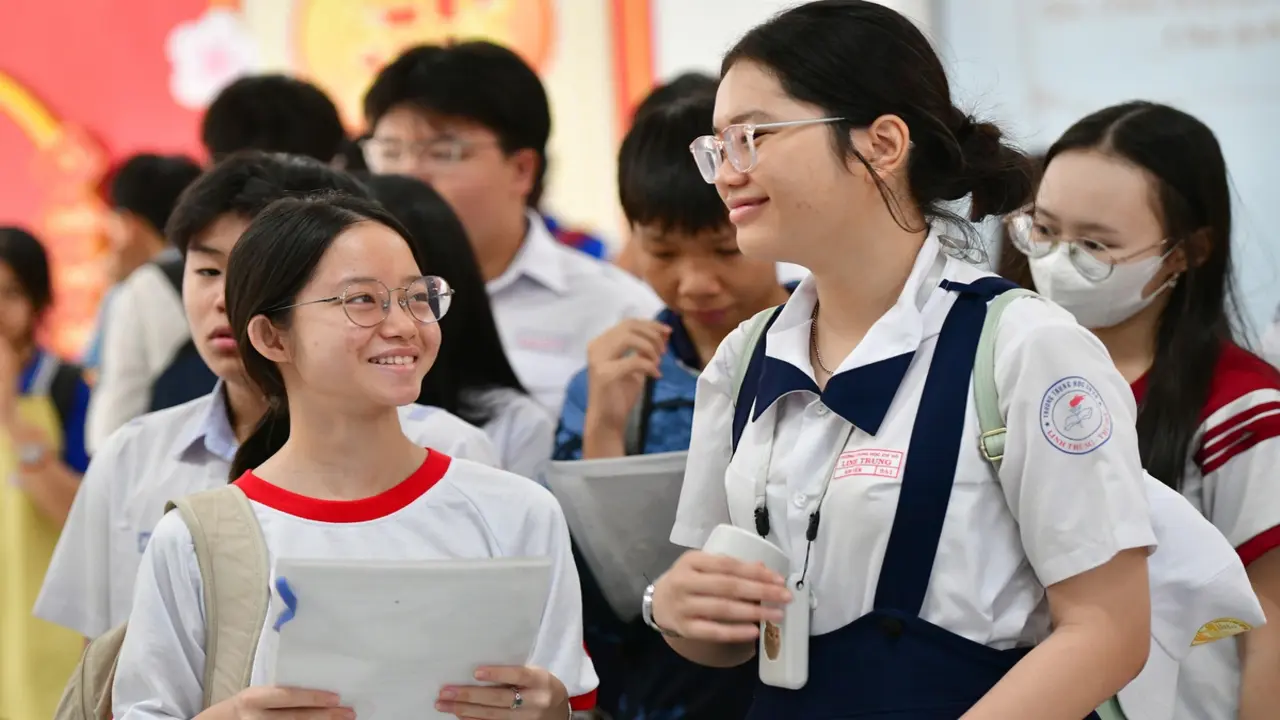 Trường phổ thông Năng khiếu điều chỉnh thời gian nhập học lớp 10