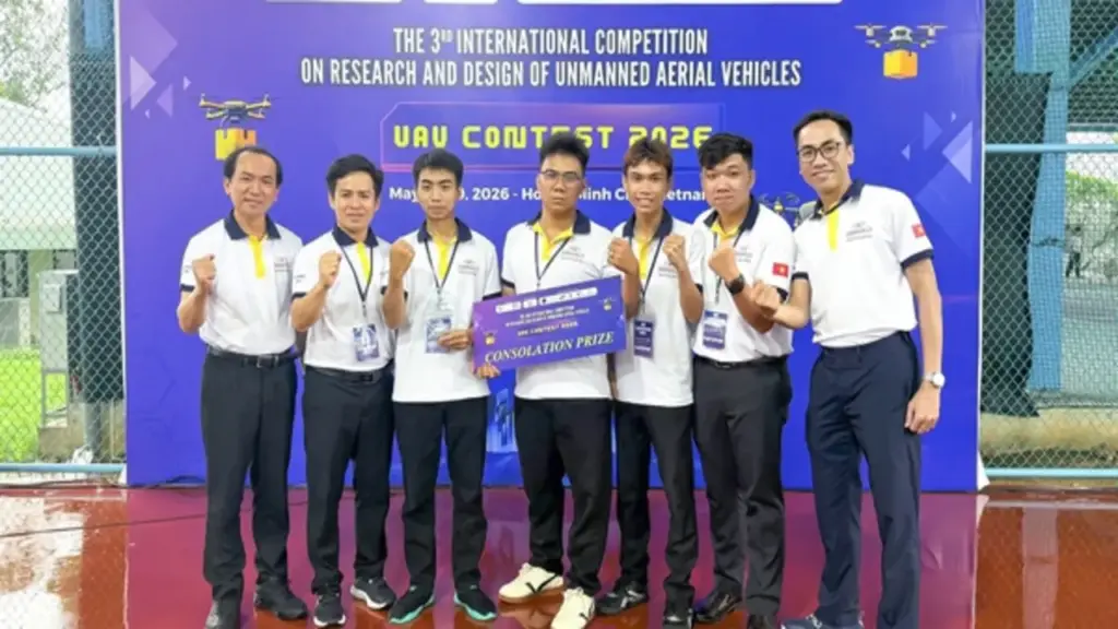 Từ giảng đường Quảng Ngãi đến sân chơi UAV quốc tế