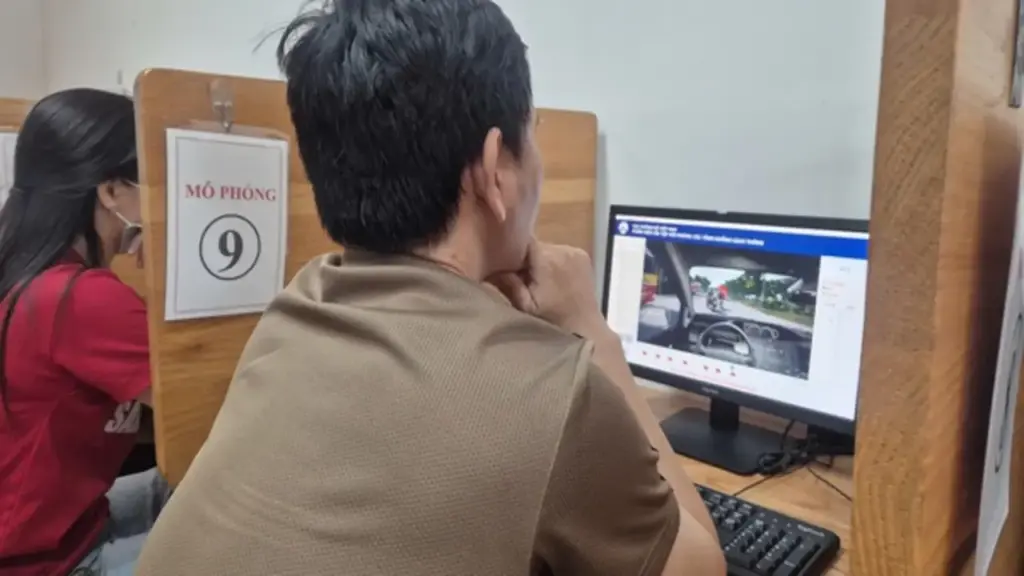 Từ ngày 1.7.2026, dự kiến bỏ phần sát hạch lái xe mô phỏng