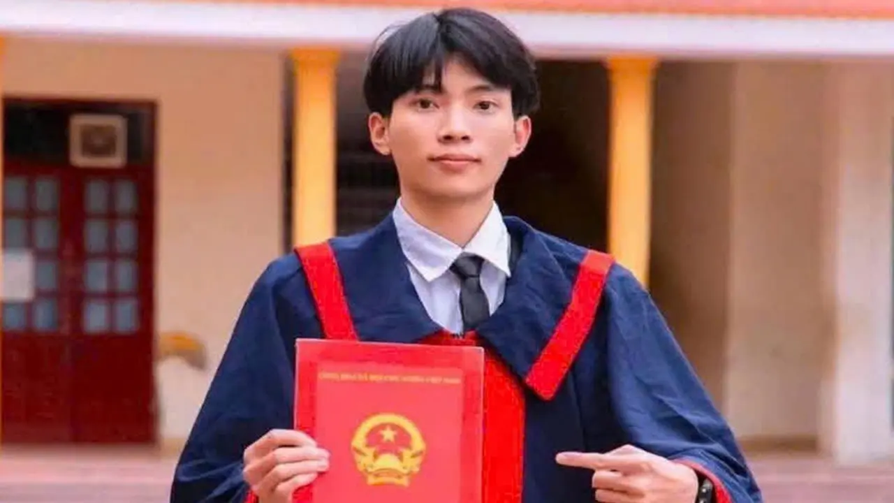 Từ trẻ lang thang thành thủ khoa lớp 10 chuyên