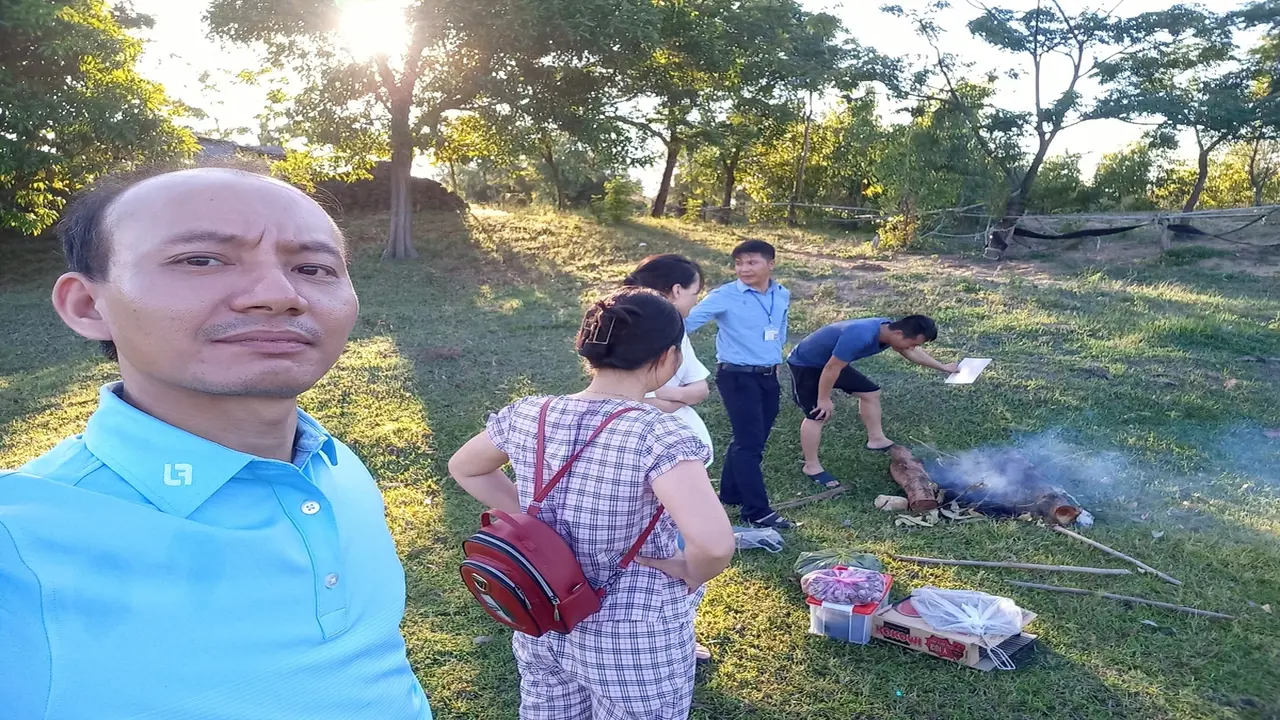 Tuổi 40 tôi vẫn đi ôtô cũ 10 năm, có 7 bộ quần áo