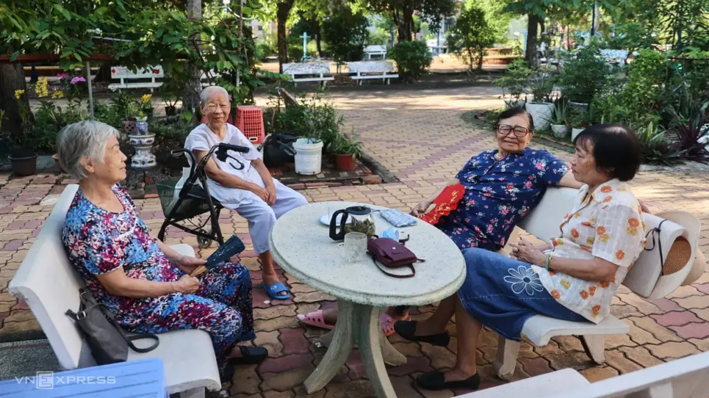 Tuổi thọ 74,5 chưa là thành tựu nếu sống cùng bệnh tật