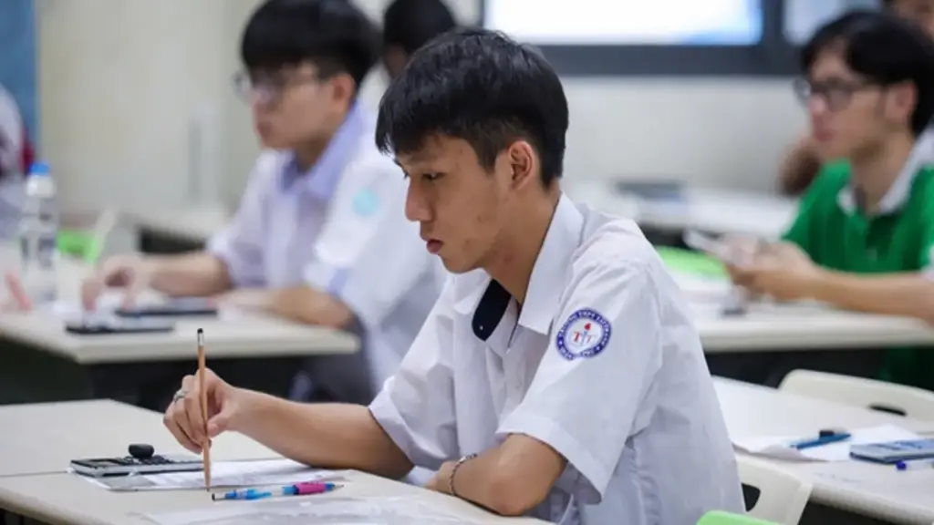 Tuyển sinh ĐH 2026: Điểm chuẩn thi đánh giá năng lực có tăng mạnh?