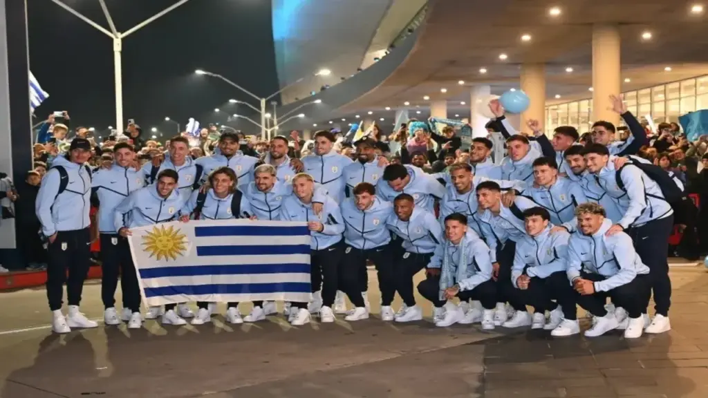 Tuyển Uruguay vướng sự cố nghiêm trọng, gặp khó ở trận ra quân World Cup