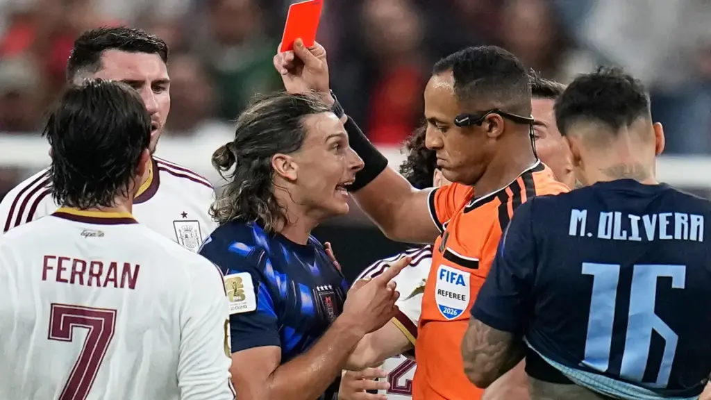 Uruguay bị cắt chuyên cơ riêng sau thất bại ở World Cup 2026