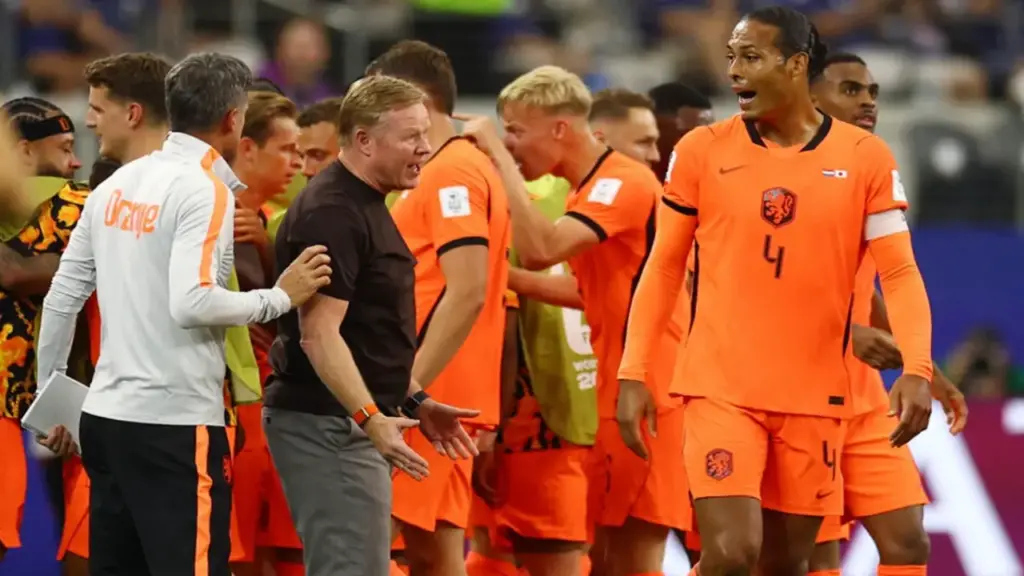 Van Dijk ám chỉ FIFA lợi dụng quãng nghỉ uống nước để bán quảng cáo