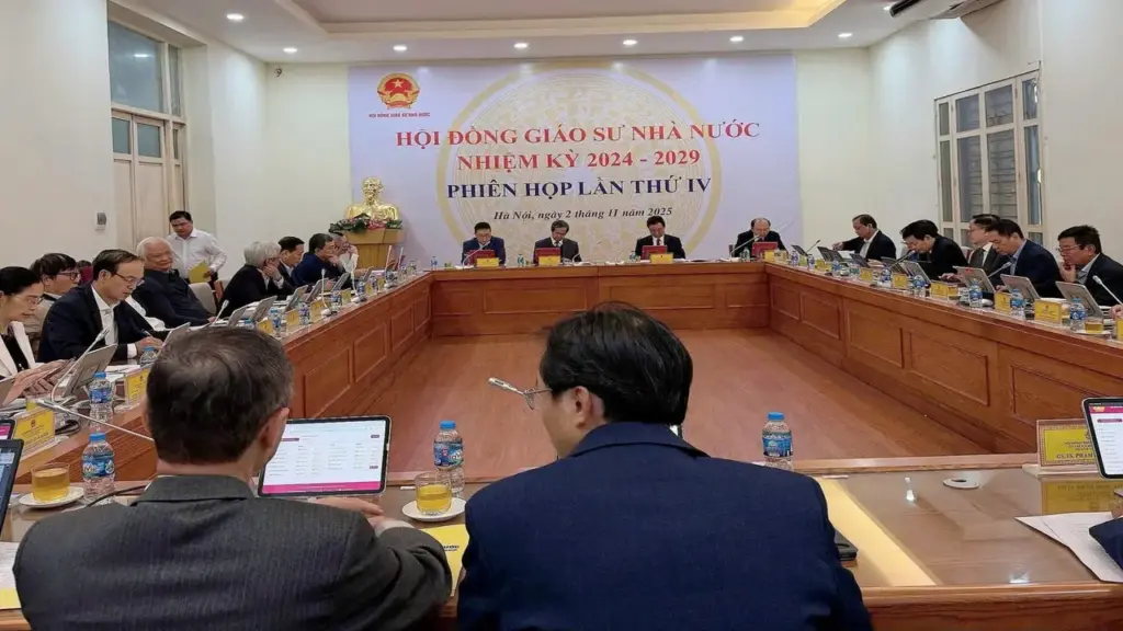 Vì sao chưa có kế hoạch xét công nhận giáo sư, phó giáo sư năm 2026?