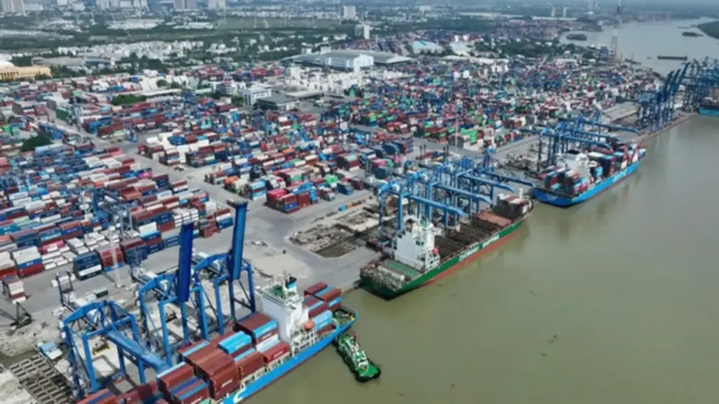 Vì sao cước tàu biển vẫn chưa giảm?