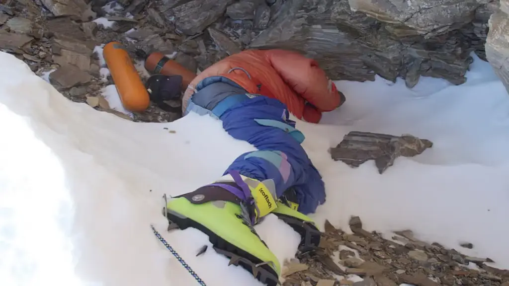 Vì sao Everest thành tử địa lộ thiên suốt 70 năm?