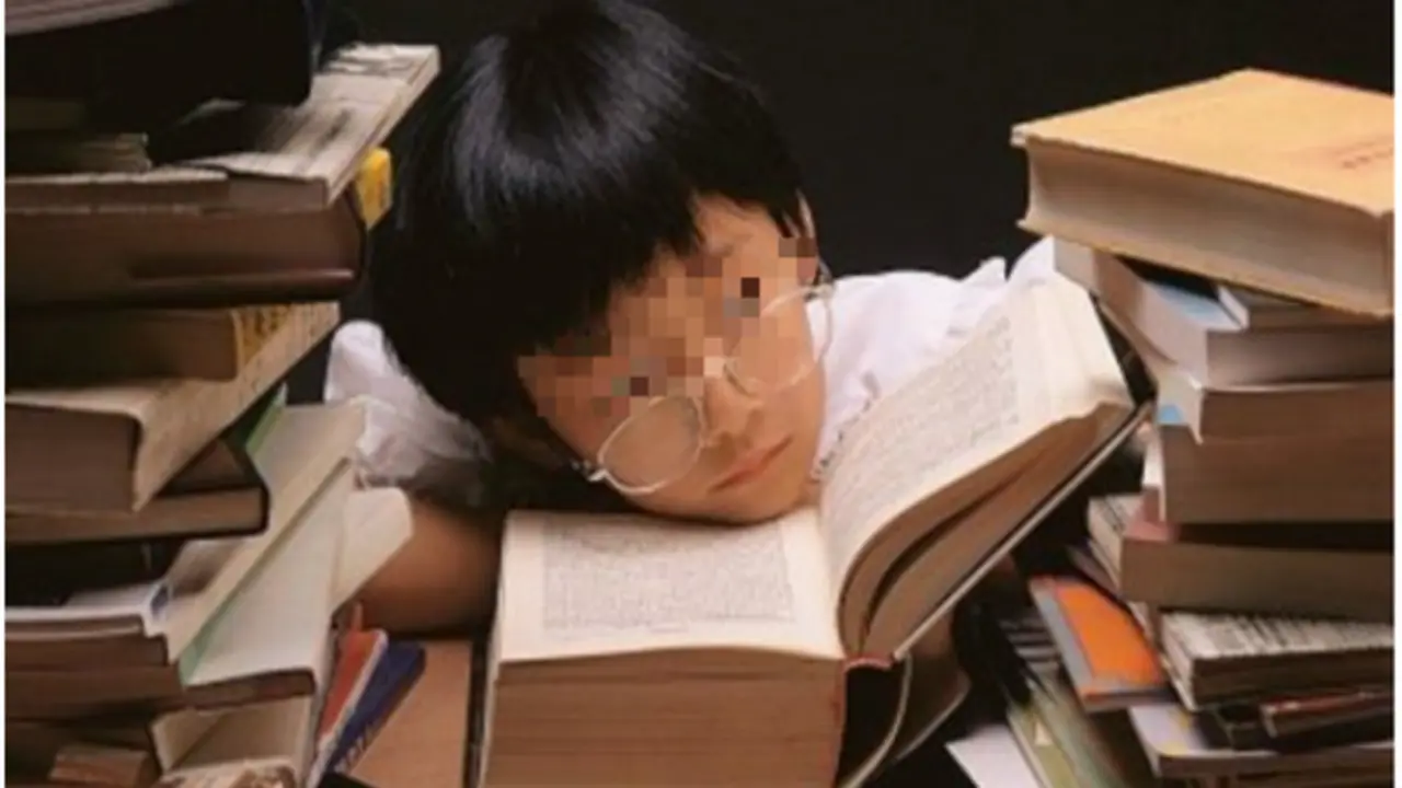 Vì sao học sinh Singapore áp lực thi cử từ cấp tiểu học?
