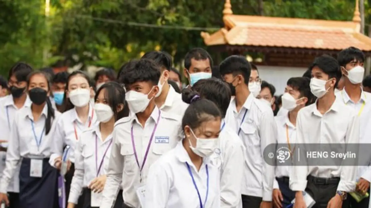 Vì sao kỳ thi này được gọi là "cánh cửa đổi đời" của hàng vạn học sinh?