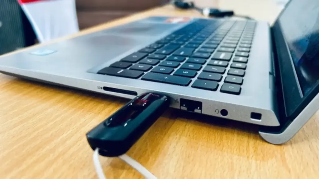 Vì sao một số laptop không còn cổng Ethernet?